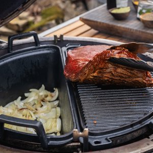 Fire Pot Wild boar saddle and onions