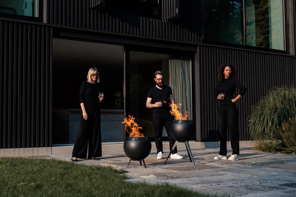 00941 00942 MOON 45 all black mit niedrigem hohem Fuß atmo 2 005